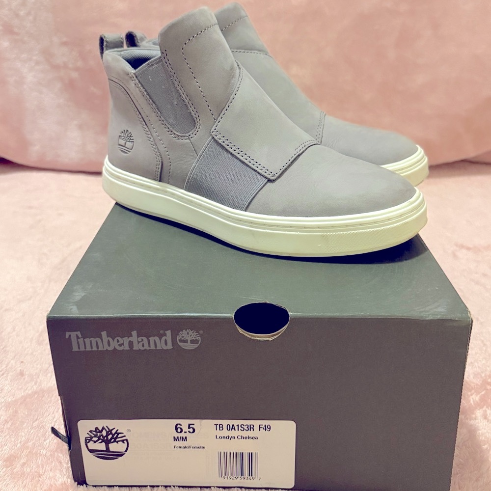 Timberland Gray Leather Chelsea Boots
